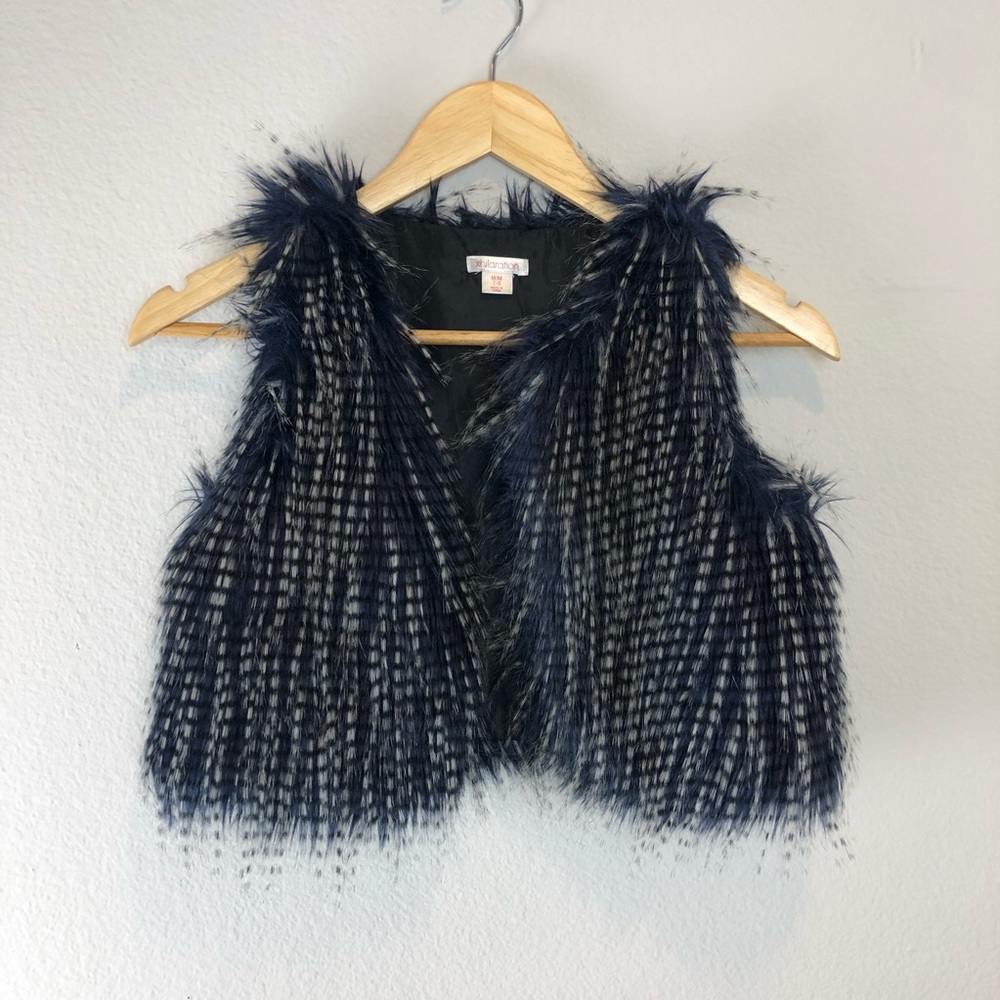 Xhilaration Faux Fur Girls Vest!